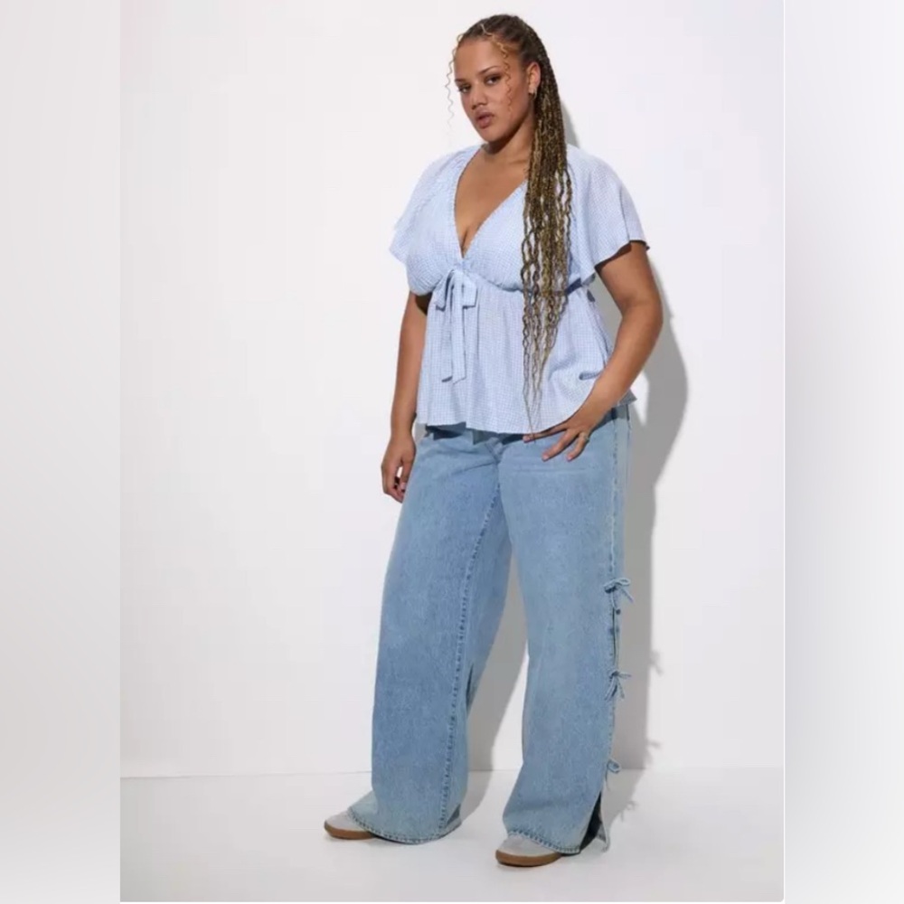 Torrid NWOT LoveSick Low-Rise Ultra Loose Jeans with Bows